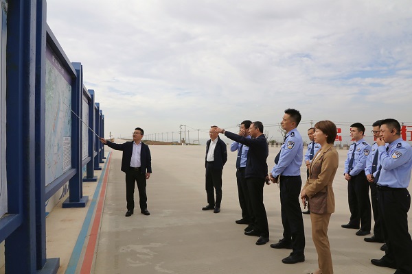 参观调研丽盈娱乐官网工程开发建设情况.jpg